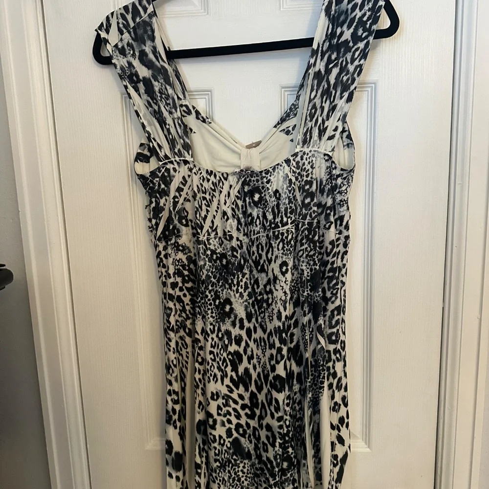 Top - Picture 2 of 3